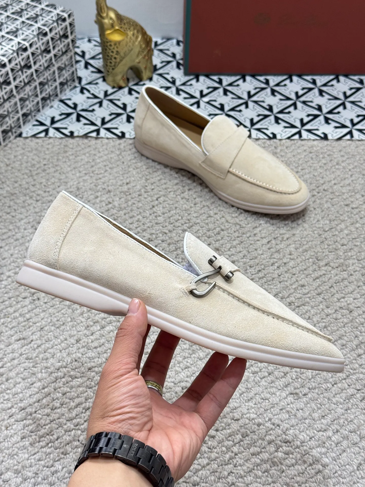 Men's men's shoes 💰380 [New model] 🍓🍓Loro Piana - LP couple model. The new moccasins are made of water-repellent treated suede uppers with rubber soles, a classic. The complex craftsmanship and meticulous structure make the shoes light and soft, allowing you to walk comfortably and freely. Perfect for wearing at the beach or out in the water during the summer. Size: 35-44 (45 customized MH)